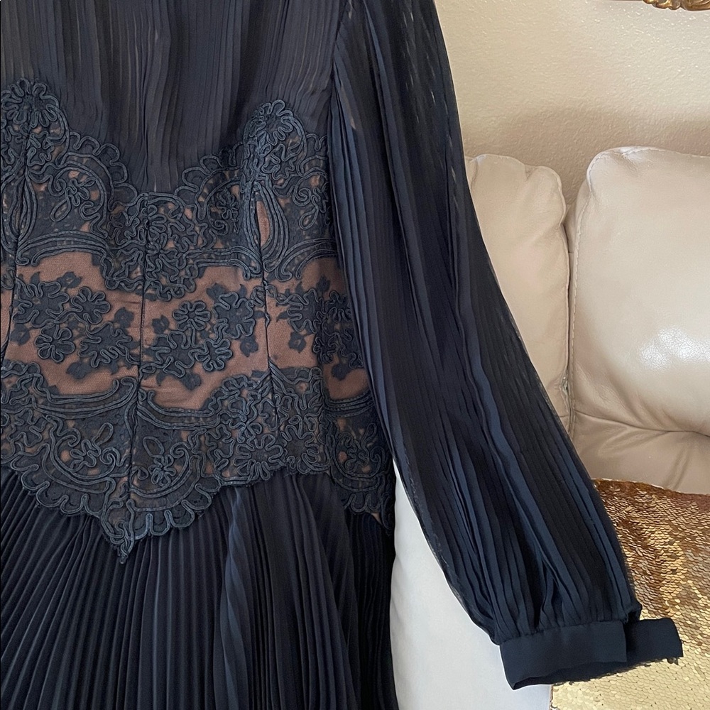 Travilla I.Magnin Vtg.Elegant Black Pleated Dress with Lace Detail Bodice - Picture 7 of 16